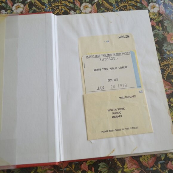 Cake Decorating and SugarCraft by Evelyn Wallace - Picture 4 of 5